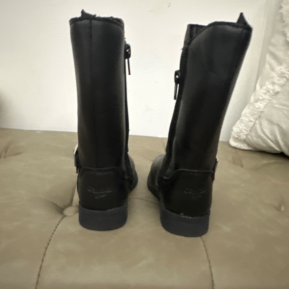 Boots - Picture 5 of 5